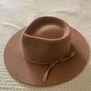 Stylish Lack of Color Hat